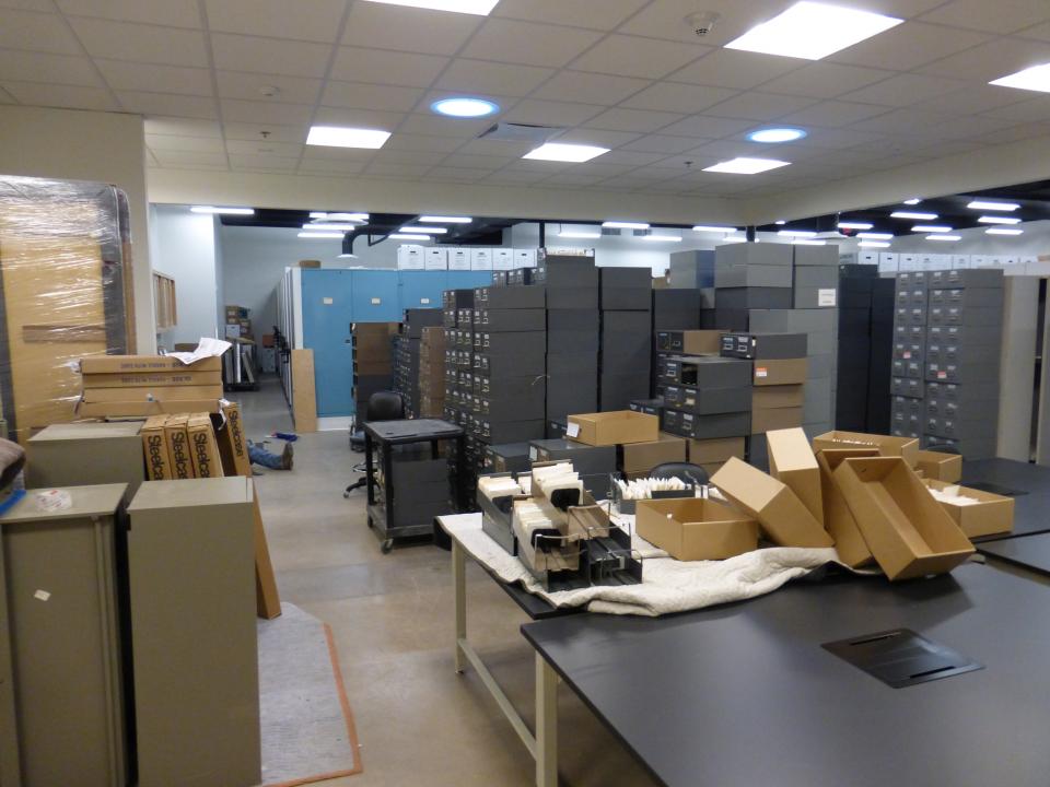 ASU Lichen collections being moved into new space at Alameda Building, March 2014